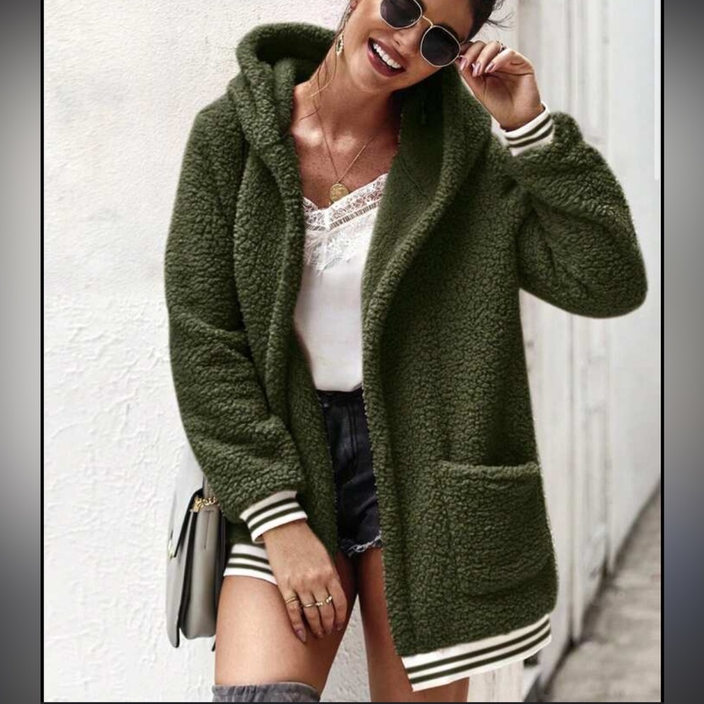 SHEIN Contrast Stripe Trim Dual Pockets Hooded Teddy Jacket
